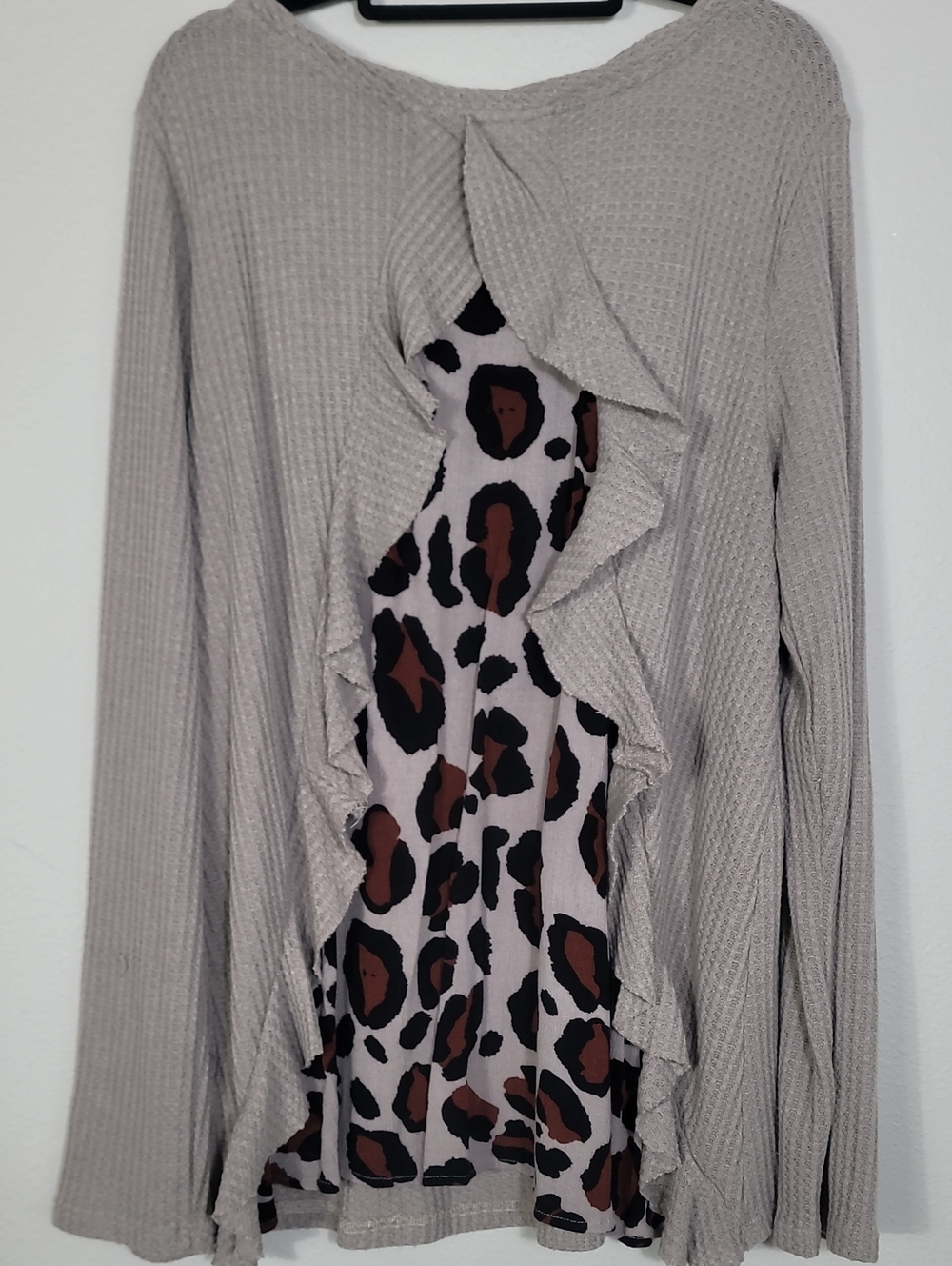 Umgee Thermal Long Sleeve Top Size Large Animal Waffle Ruffle